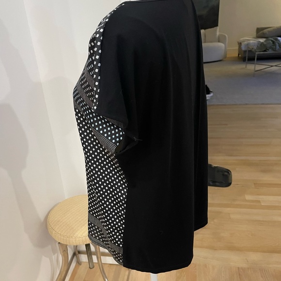 Vince Camuto - Picture 5 of 8